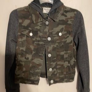 Woman’s wallflower the dreamer fit army jacket with sweatshirt sleeves and hoody